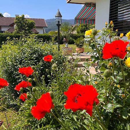 Haus Bergblick Apartment Villach Bagian luar foto