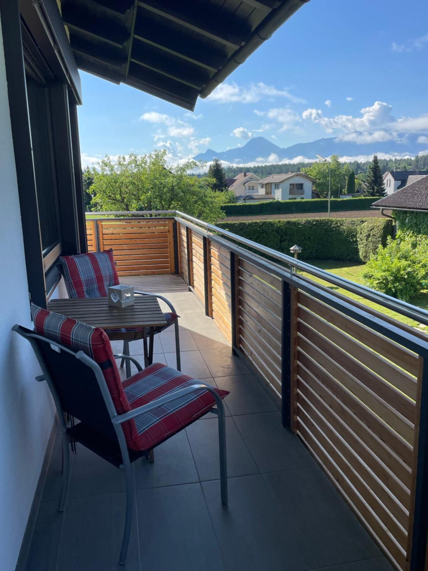Haus Bergblick Apartment Villach Bagian luar foto
